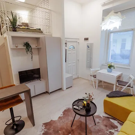 Moonlight Будапешт